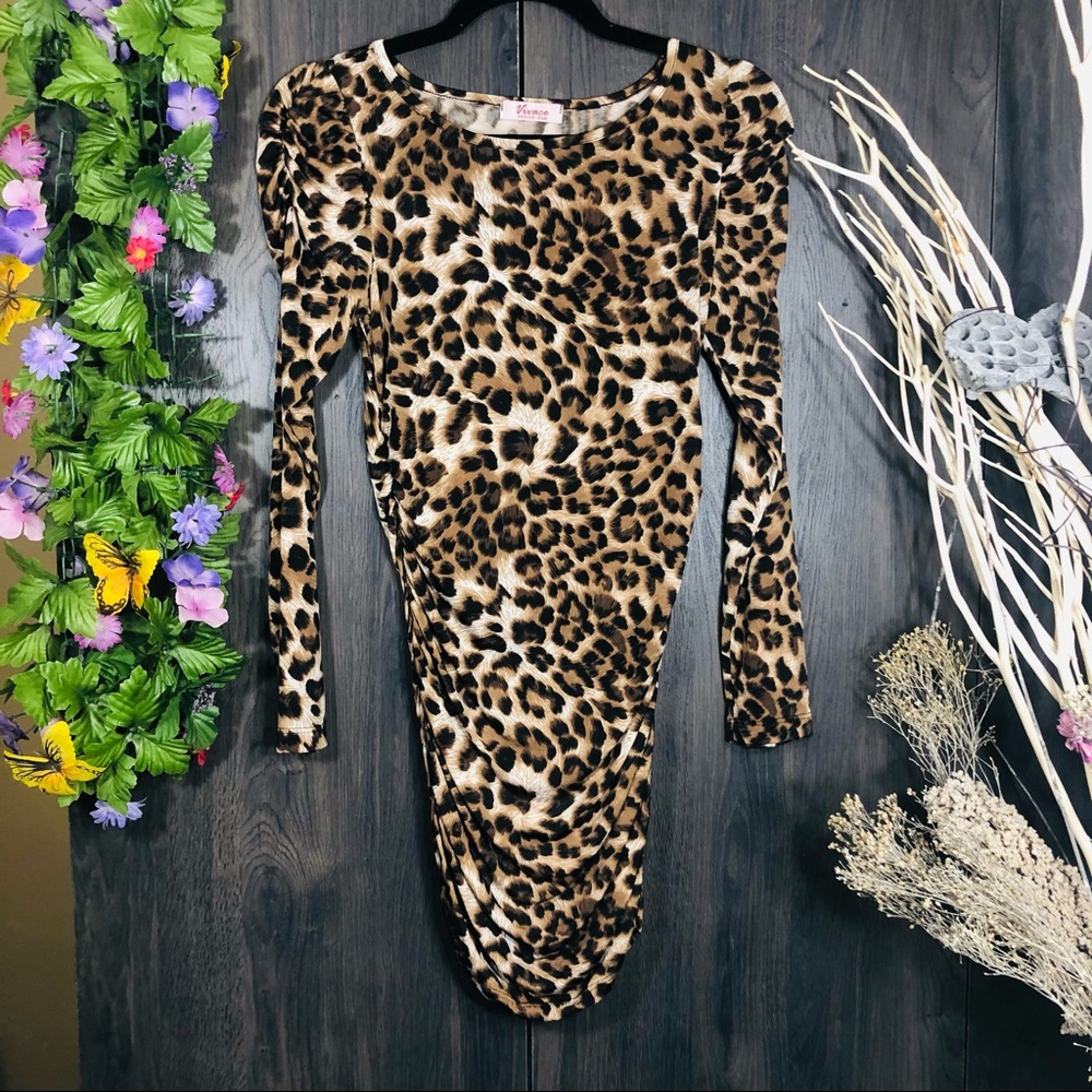 •🌸5/$25🌸Vivance Leopard Print Long Sleeve Top Medium